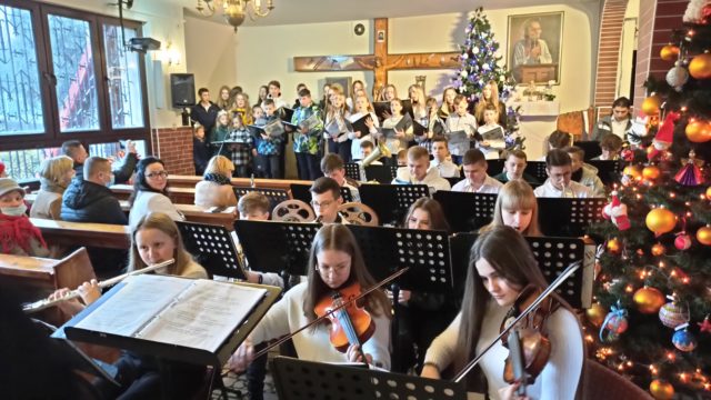 XVIII Koncert Kolęd w wykonaniu Chóru i Orkiestry Młodzieżowego Zespołu „MAZURECZEK” pod dyrekcją Mariusza Mazura 6.01.2021