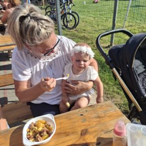 WhatsApp Image 2025-08-15 at 17.13.31 (2) Święto Pieczonego Ziemniaka w Racławicach – smak, muzyka i wspólne biesiadowanie