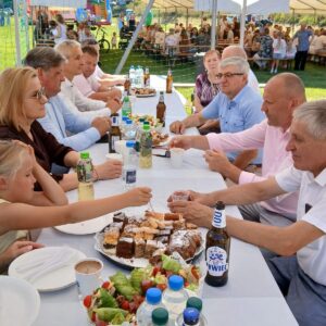 772933420_971874445909727_7165553005421244783_n W Racławicach znów zapachniało pieczonym ziemniakiem