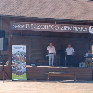 774201526_1448365220467269_8540149133620286837_n W Racławicach znów zapachniało pieczonym ziemniakiem